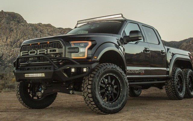 Chiêm ngưỡng Ford F-150 Raptor 6 bánh đầu tiên trên thế giới