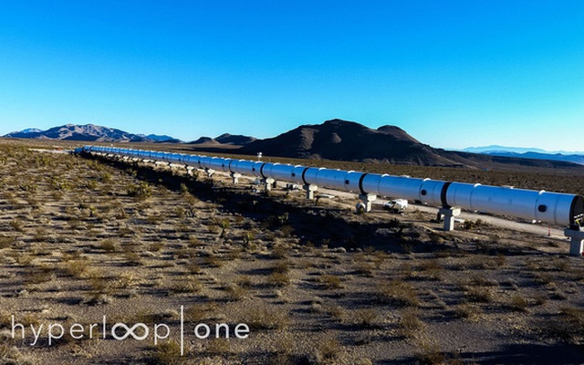 Ngắm nhìn đường tàu Hyperloop thử nghiệm tại sa mạc Nevada