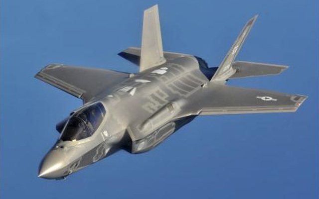 F- 35 đủ khả năng đánh bại PAK-FA