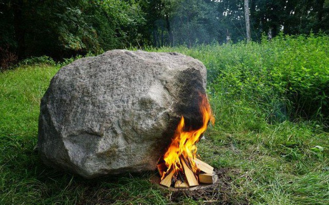 Bí ẩn hòn đá tự phát ra Wifi khi đốt nóng gây sốt