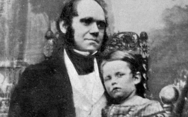 Charles Darwin - một nhà khoa học đại tài, một người cha vĩ đại trong lịch sử nhân loại