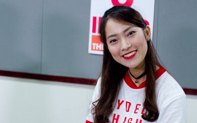 Khánh Vy khiến cư dân mạng ngưỡng mộ khi xuất hiện trong vai trò host chương trình 8 IELTS trên sóng VTV7