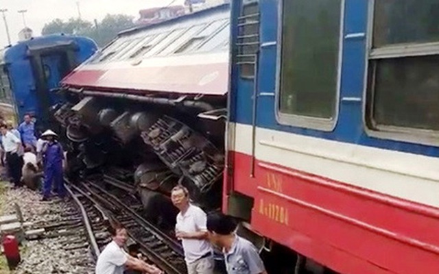 Hà Nội: Lại thêm tàu hỏa trật bánh, vẫn ở ga Yên Viên