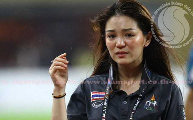 Nữ trưởng đoàn xinh đẹp của Thái Lan thất vọng vì mất việc