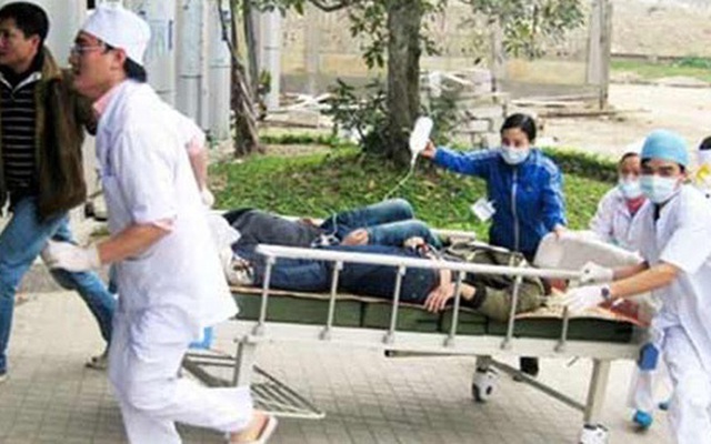 Hà Giang: 3 người chết, 25 người nhập viện vì ngộ độc sau lễ ăn hỏi