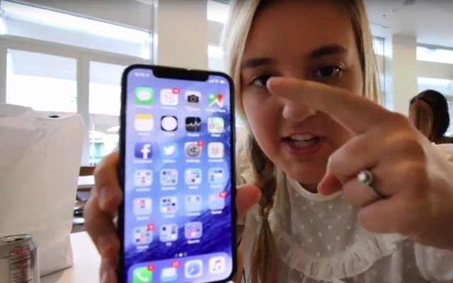 Xuất hiện video trên tay iPhone X đầu tiên trước ngày lên kệ