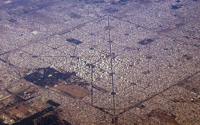 Đây là thành phố "ngăn nắp" nhất Trái Đất này, hãy nhìn ảnh chụp từ vệ tinh, bạn sẽ không tin nổi vào mắt mình