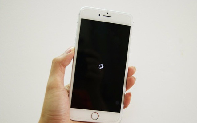 iPhone đang gặp phải lỗi nghiêm trọng: Nóng máy, tự khóa màn hình và respring