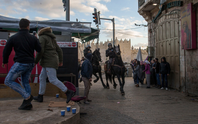 Jerusalem chia thành hai "chiến tuyến" vì tuyên bố của ông Trump, Mỹ có đang đùa với lửa?