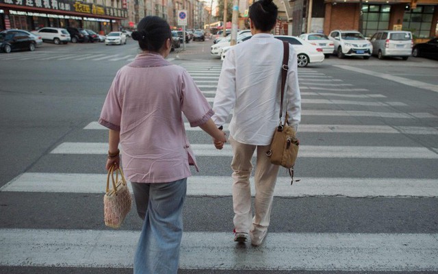 "Hôn nhân hợp tác”: Vỏ bọc giấu mình của người đồng tính Trung Quốc