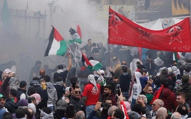 Biểu tình bạo lực kinh hoàng trước cổng Đại sứ quán Mỹ tại Lebanon