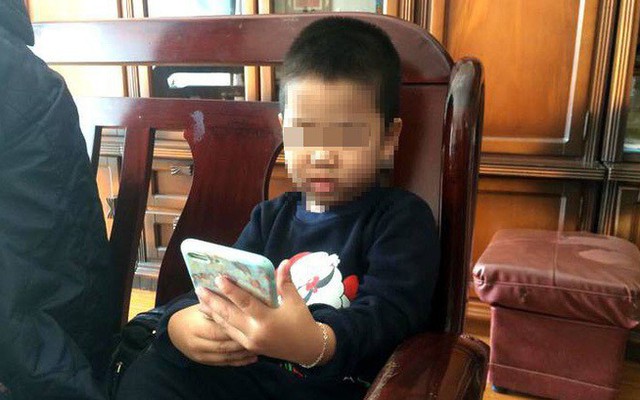 Hà Nội: Trích xuất camera Phủ Tây Hồ tìm dữ liệu về bé trai bị lạc