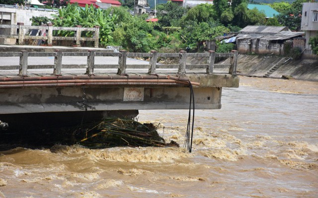 Công bố nguyên nhân sập cầu Ngòi Thia, 8 người chết và mất tích