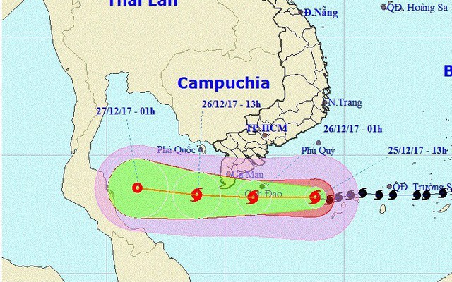 Chuyên gia thời tiết: Dù bão số 16 suy yếu nhưng vẫn có những nguy hiểm đáng quan tâm