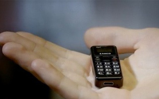Đây là chiếc điện thoại nhỏ nhất thế giới, thật khó tin nó lại có thể nhỏ tới vậy