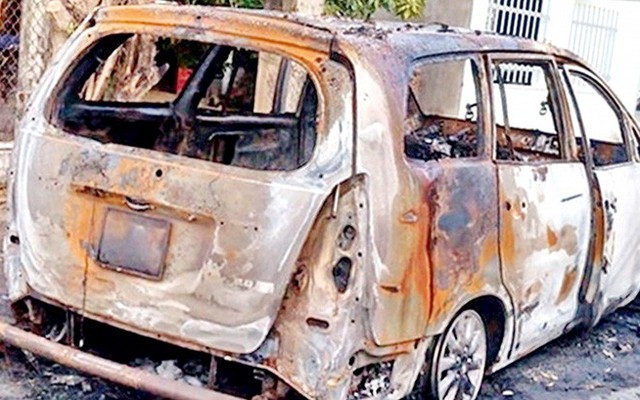 Hai đối tượng trốn nã trong vụ hỗn chiến, đốt xe ở Bình Định ra đầu thú
