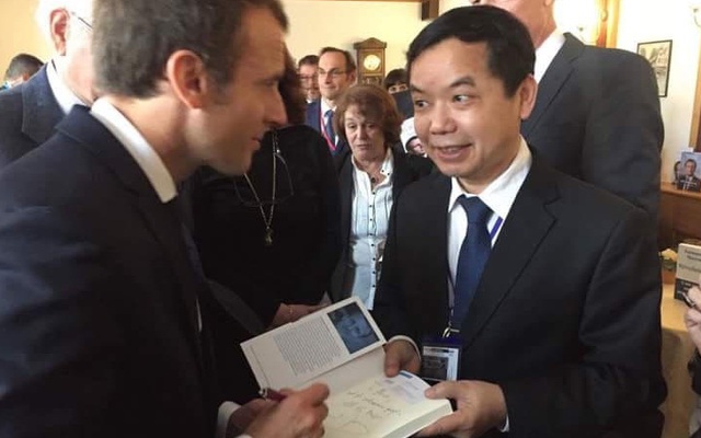 First News có bản quyền xuất bản sách của Tổng thống Pháp Macron