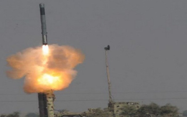 Ấn Độ phóng thử thành công tên lửa BrahMos từ mặt đất