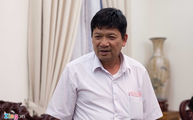 Bố của Đoàn Thị Hương sẽ nói chuyện với con gái qua ống nghe trong nhà giam ở Malaysia