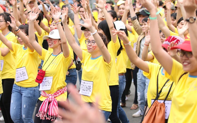 Hơn 100 nghệ sĩ chạy vì nụ cười trẻ em Việt Nam