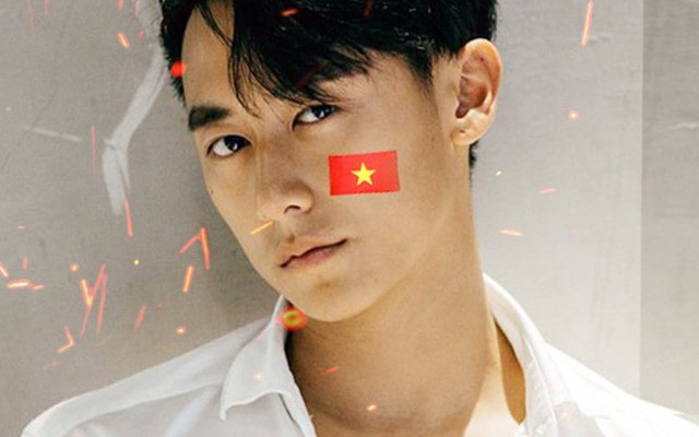 Món quà đặc biệt của Rocker Nguyễn và các nghệ sĩ trẻ tặng U23 Việt Nam