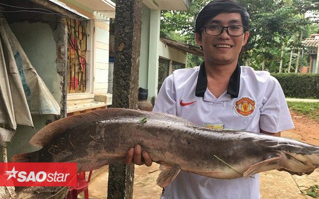 Người dân bắt được cá trê 'khủng' nặng gần 10kg ở Quảng Nam