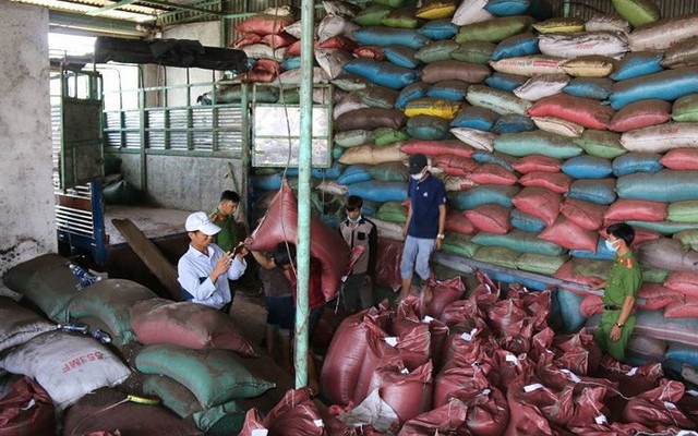 7 ngân hàng "sập bẫy" hàng nghìn tấn cà phê rác của nam giám đốc ở Sài Gòn