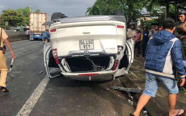 Phó giám đốc Sở TN-MT Đà Nẵng lái ô tô gặp tai nạn, vợ tử vong