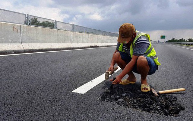 Phó Thủ tướng yêu cầu xử lý nghiêm trách nhiệm vụ hỏng mặt đường cao tốc 34 nghìn tỷ