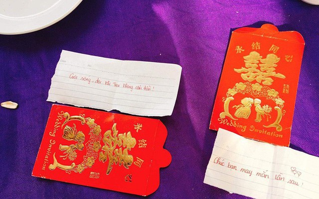 Trao phong bao lì xì rút hết tiền còn đính kèm mẩu giấy kém duyên, mấy nàng bê tráp bị ném đá rào rào