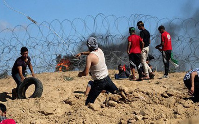 Israel bắn đạn thật về phía người biểu tình Palestine