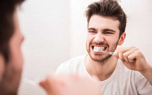 Đánh răng trước hay ăn sáng trước: Cách làm nào có lợi hơn cho sức khỏe hơn?