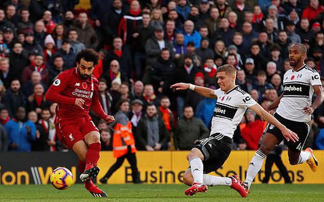 Chiến thắng nhờ 13 giây "ăn cắp trứng gà", Liverpool tạm chiếm ngôi đầu Premier League