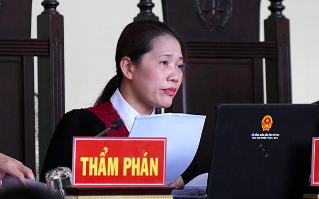 Nữ chủ tọa xử vụ ông Phan Văn Vĩnh: 'Bị cáo không phải chào Hội đồng xét xử'