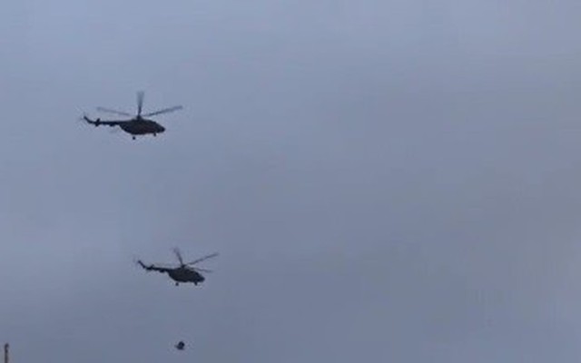 Bí ẩn trực thăng Mi-8 xuất hiện trên bầu trời Điện Kremlin