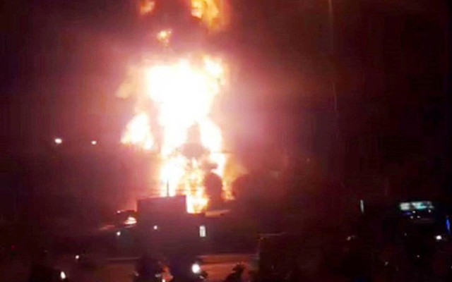 Cháy dữ dội tại một cây xăng ở TP Nha Trang