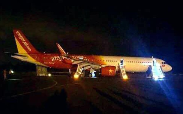 Vụ máy bay VietJet gặp sự số: Nhiều hành khách bị gãy xương