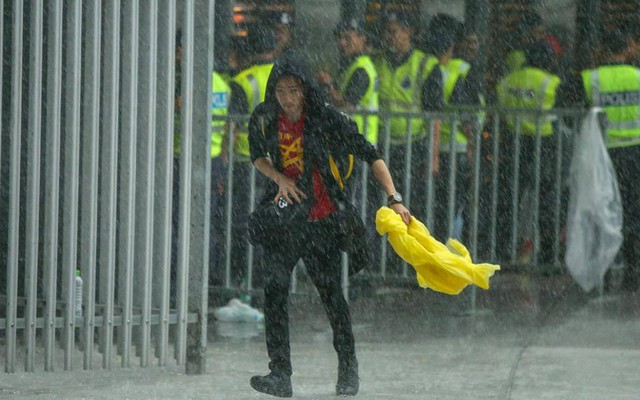 Trời tạnh mưa trước trận chung kết lượt đi AFF Cup Malaysia vs Việt Nam