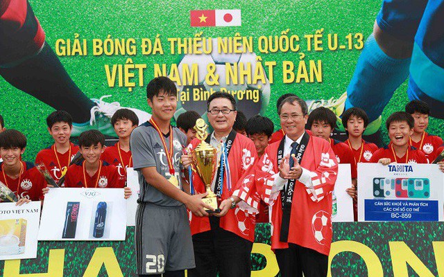 Đàn em Quang Hải không thể giúp Việt Nam tránh trận thua trước đội bóng trẻ Nhật Bản