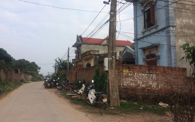 Vụ giết người đi mua cá lúc nửa đêm: Tìm thấy dao, vết đỏ nghi là máu ở nhà người đi cùng