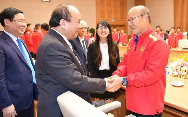 Thủ tướng trao Huân chương, Bằng khen cho HLV Park Hang Seo và đội tuyển Việt Nam
