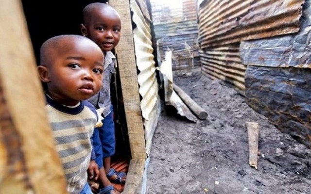 Bi kịch châu Phi: Giàu của cải nhưng đang bị thế giới "đánh cắp"