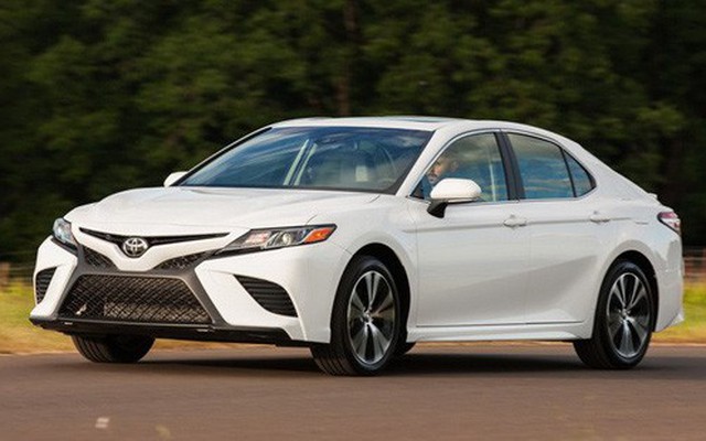 Toyota triệu hồi Camry và một số mẫu Lexus vì nguy cơ rò rỉ xăng