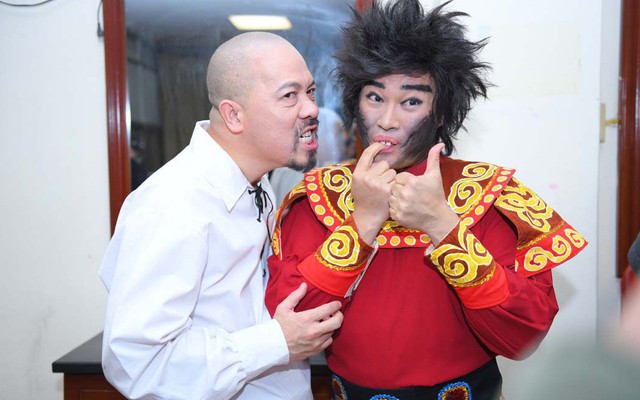 NÓNG đêm diễn đầu tiên của Táo Quân 2018: Xuất hiện cả dàn Thiên lôi!