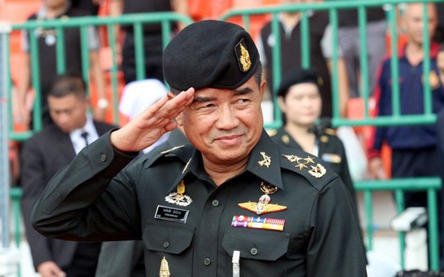 Tư lệnh Lục quân Thái Lan bác tin đồn gặp ông Thaksin và bà Yingluck