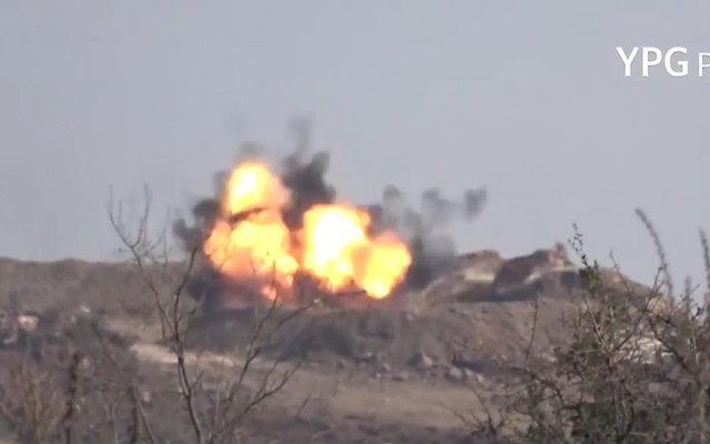 Phát bắn tên lửa "thần sầu": Xe tăng Thổ Nhĩ Kỳ nổ như pháo hoa