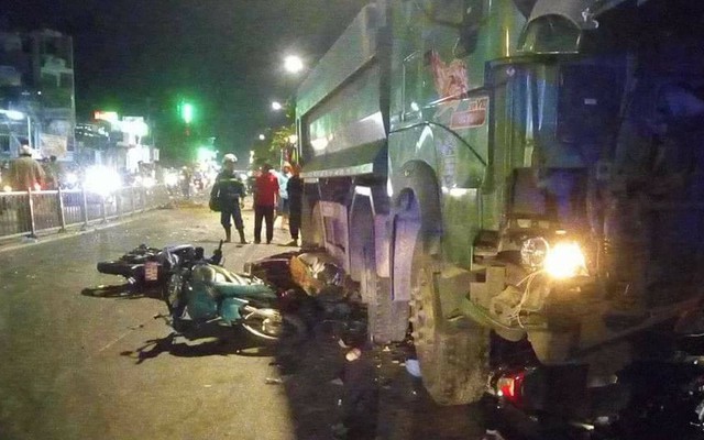 Vụ xe ben tông hàng loạt xe máy ở Sài Gòn: Một nạn nhân đã tử vong
