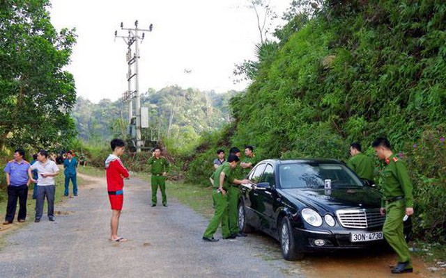 3 người tử vong trong xe Mercedes: Toà án mới xuống làm việc về đơn ly hôn