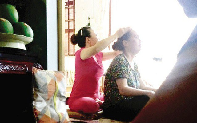Đuổi nhóm khách quốc tịch Trung Quốc nhập cảnh du lịch rồi tổ chức khám bệnh chui
