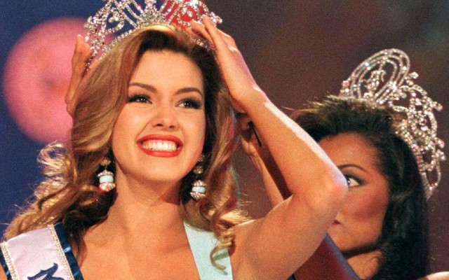 Cuộc thi Hoa hậu Venezuela bị đình chỉ vì scandal thí sinh đổi tình lấy tiền với đại gia